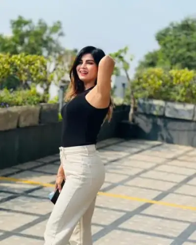 Call Girls Sushant Golf City Cash On Delivery